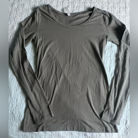FABLETICS long sleeve tee - Picture 1 of 3